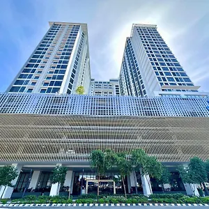 Centre @ The Shore By Casa Yolo 亞庇